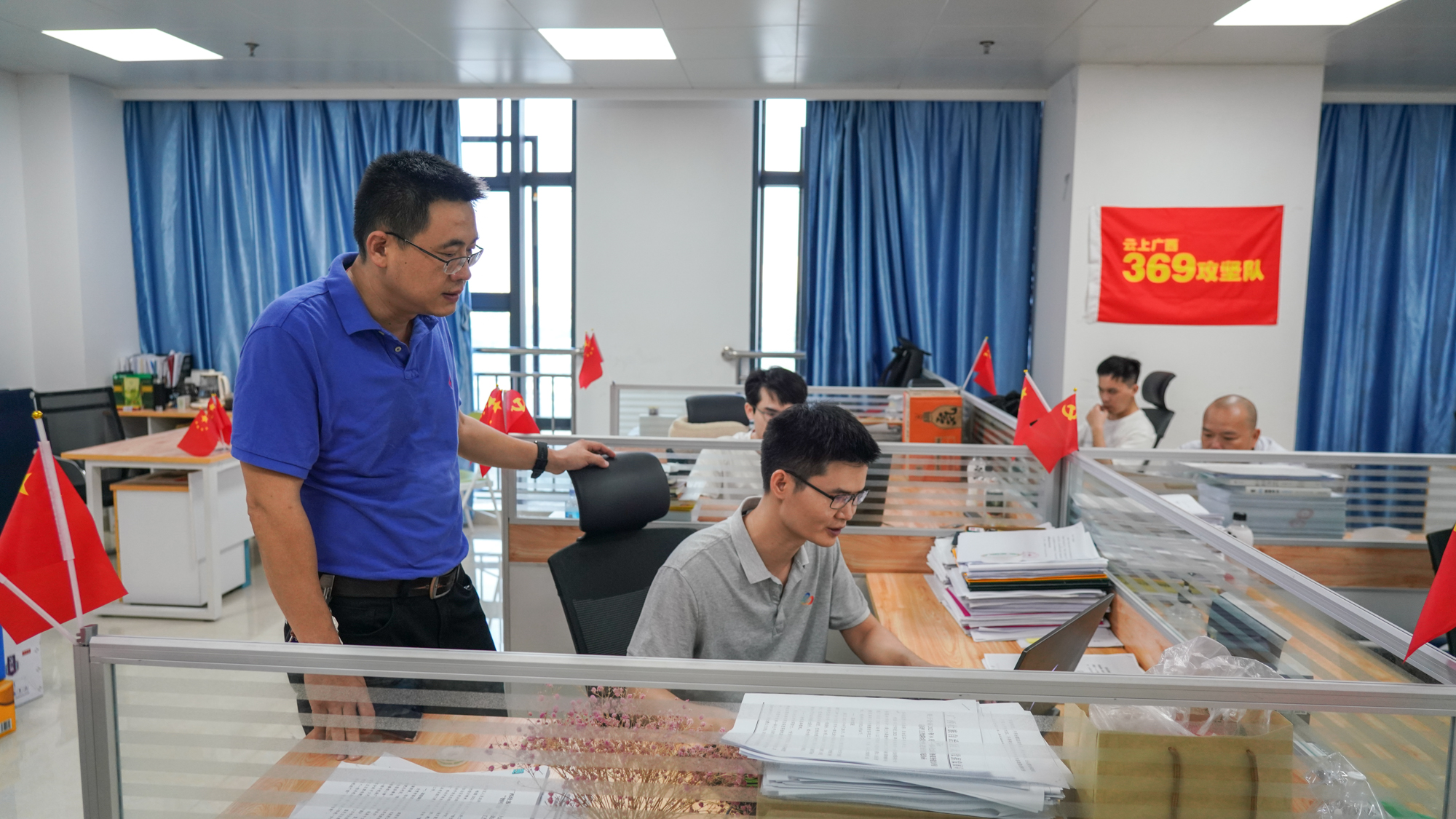 以坚守和奋进向祖国献礼|国庆，集团888集团项目建设跑出加快度