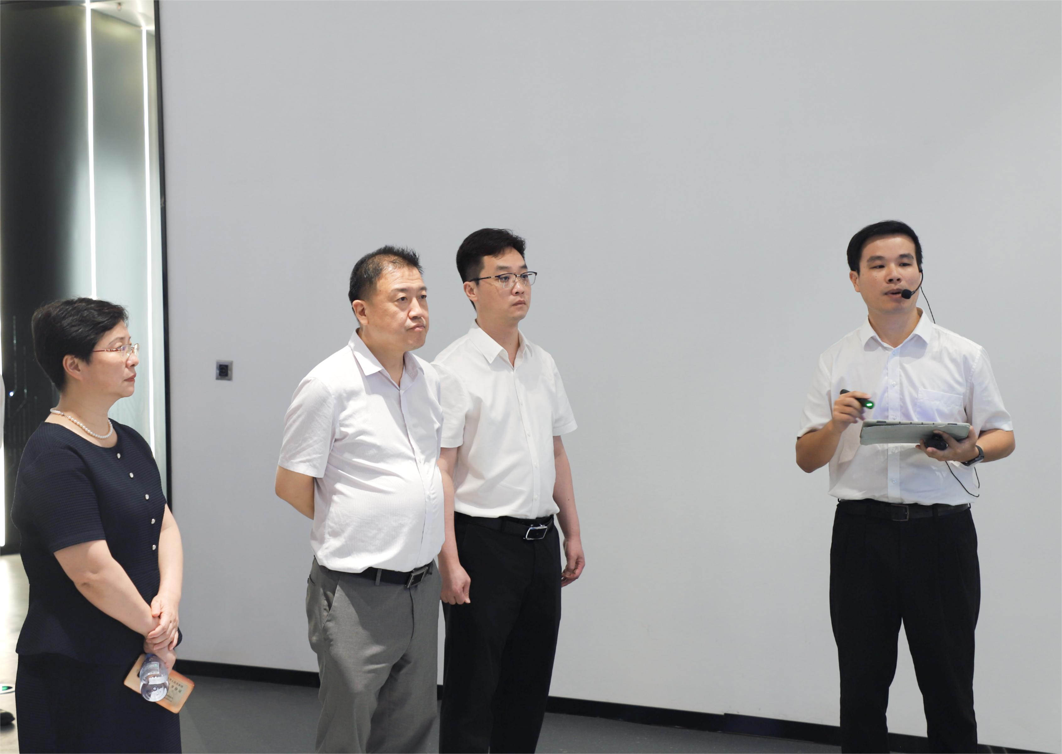 中国软件评测中心副主任吴志刚一行到集团888集团调研.jpg